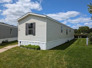 14 Main St, Minooka, IL 60447