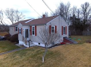 61 2nd St, Swansea, MA 02777