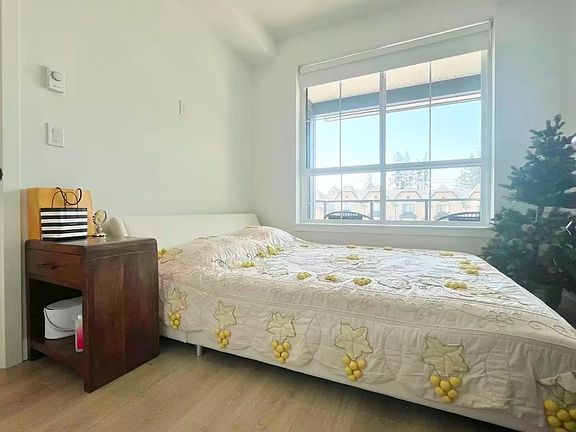 3rd image of 2425 166th St