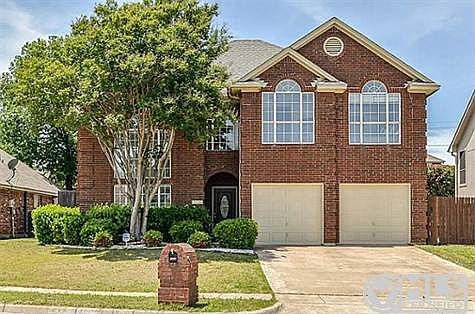2nd image of 3011 Clairemont Ln