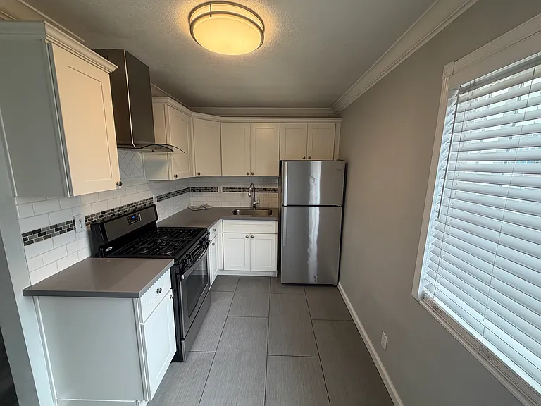 1738 Stuart St #2 — Photo 4