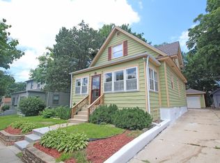 364 Algona Ave, Elgin, IL 60120