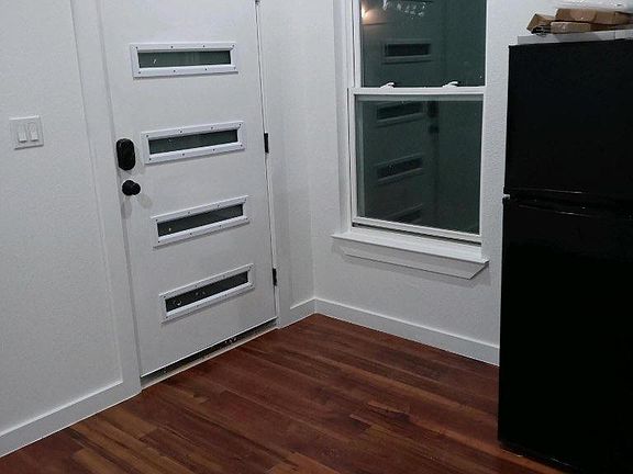 2nd image of 909 Chote Ave #S
