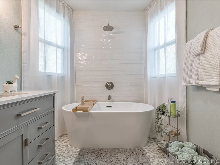 700 N McKinley Ave — Photo 18