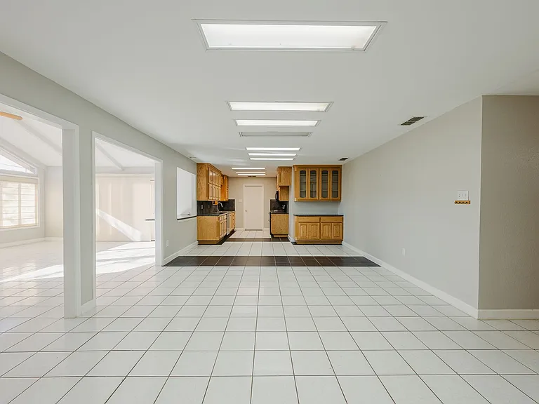 4018 Amherst Ave — Photo 8