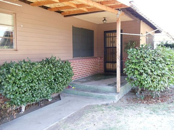 2nd image of 2823 N Cedar Ave