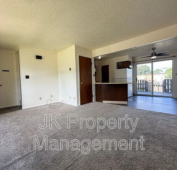 919 1st Ave SW #2 — Photo 6