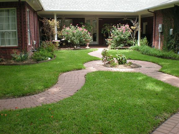 3rd image of 7409 Hampton Dr