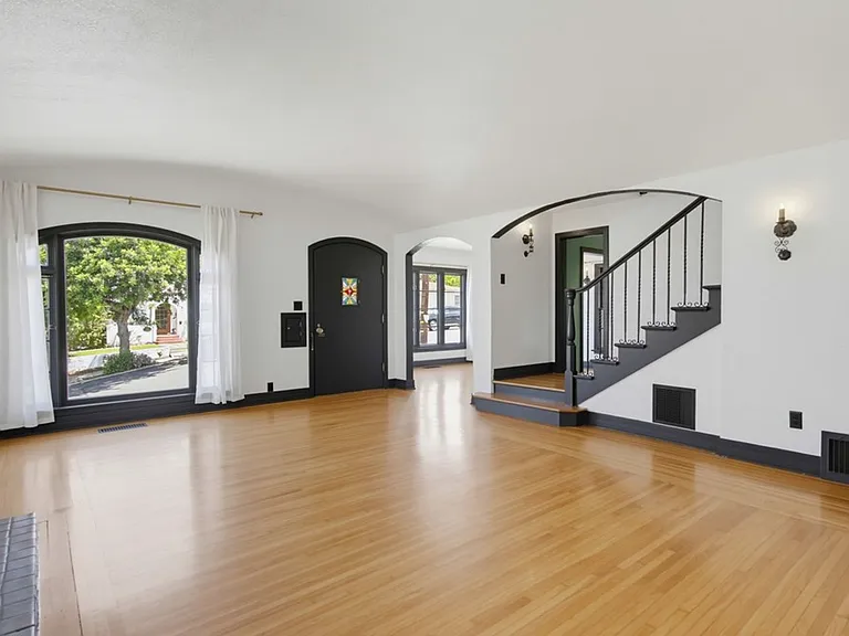 2615 Myrtle Ave — Photo 50