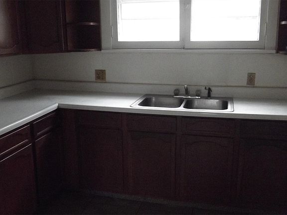 2nd image of 626 S Gettysburg Ave
