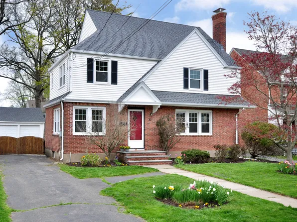 30 Ellsworth Road, West Hartford, CT 06107