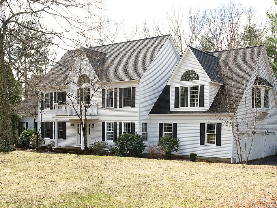 1st image of 6 Fox Hill Ln