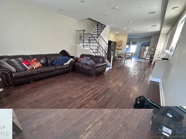 276 Armstrong Ave #1E, Jersey City, NJ 07305
