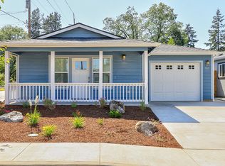 1002 SE N St, Grants Pass, OR 97526