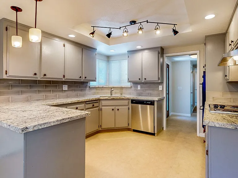 2146 Rivera Dr — Photo 19
