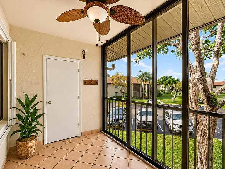 511 Shady Pine Way #D2 — Photo 9