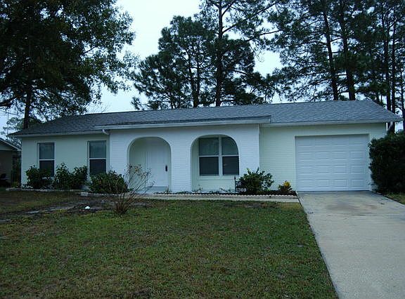 3rd image of 1369 Dexter Dr E