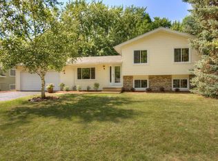 6900 Redwing Ln, Chanhassen, MN 55317