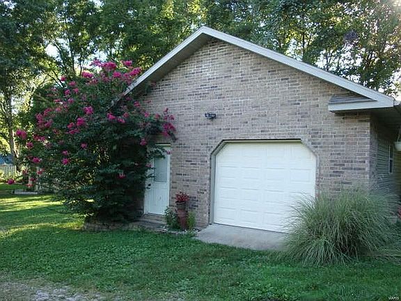 Detached Garage
