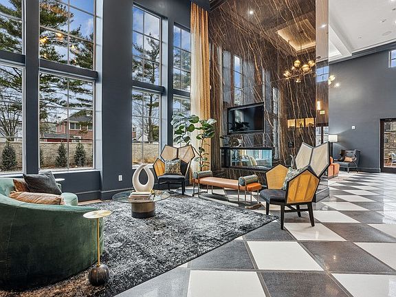Florent Clubroom & Viewing Lounge