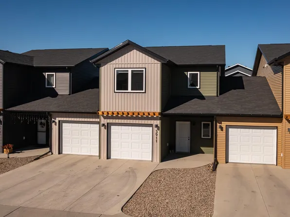 3911 Leighton Dr, Bismarck, ND 58504