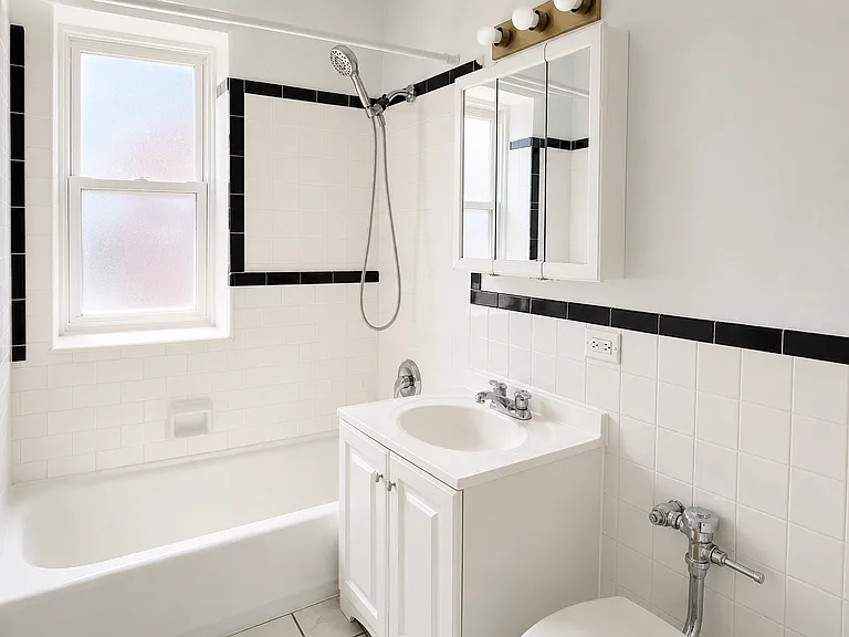 6420 N Newgard Ave #3E — Photo 6