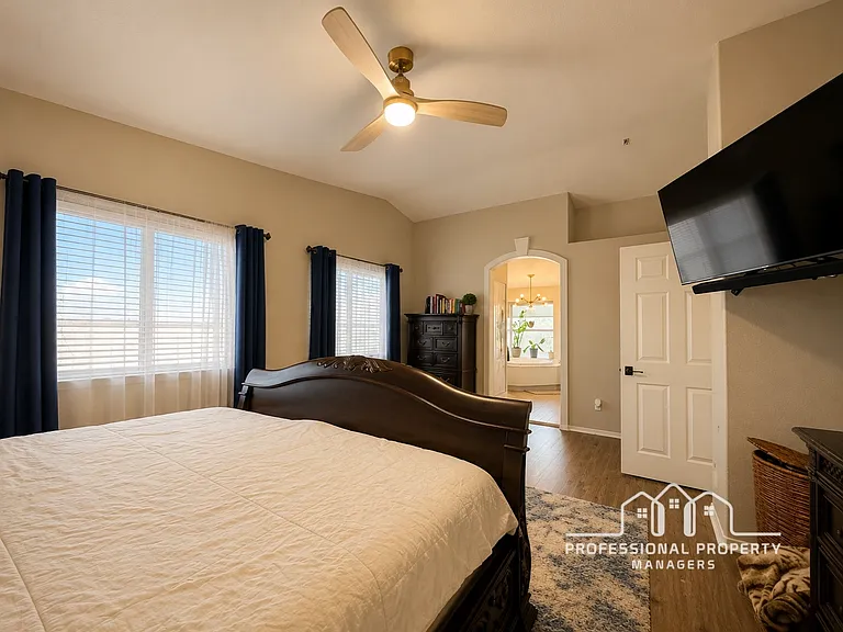 3522 W 12th Ln — Photo 17
