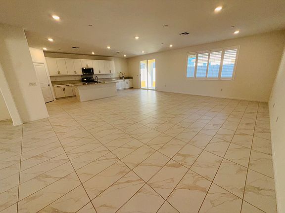 3rd image of 39-171 Quixote Ct