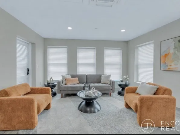 374 Cummins Hwy #303, Roslindale, MA 02131