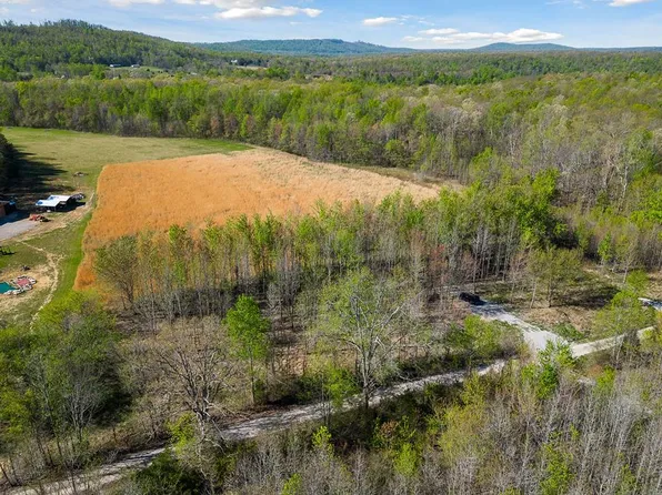 Clearfield Ln, Cookeville, TN 38506
