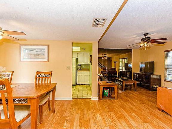 4th image of 9328 Longmeadow Cir