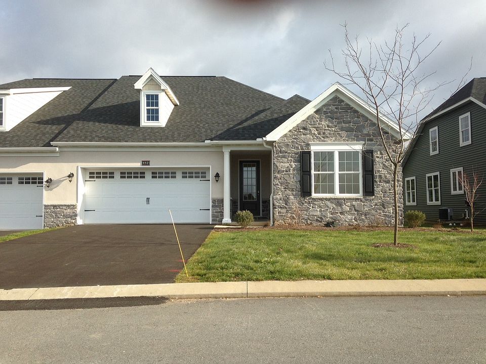 1st image of 152 Sawgrass Dr #14