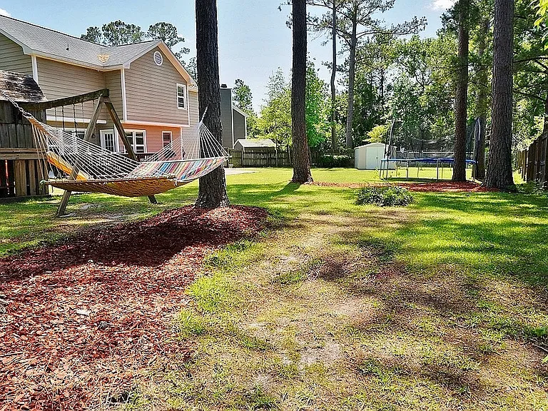 408 Hampshire Pl — Photo 9