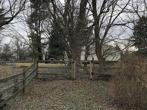2nd image of 888 Williams Pl