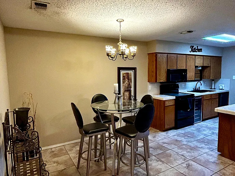 2237 Valleyview Blvd — Photo 11