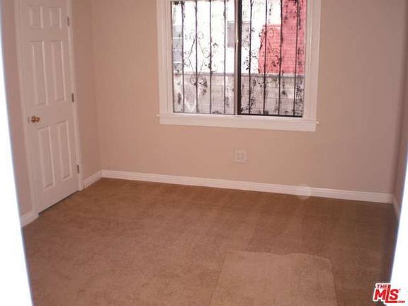 4th image of 1316 W 76th St