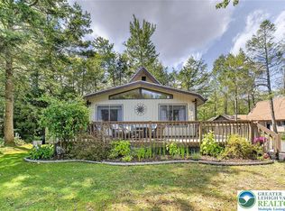 363 Sidney Ave, Pocono Summit, PA 18346
