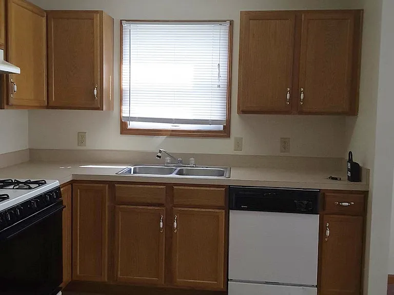 216 Stonewall Ct — Photo 10