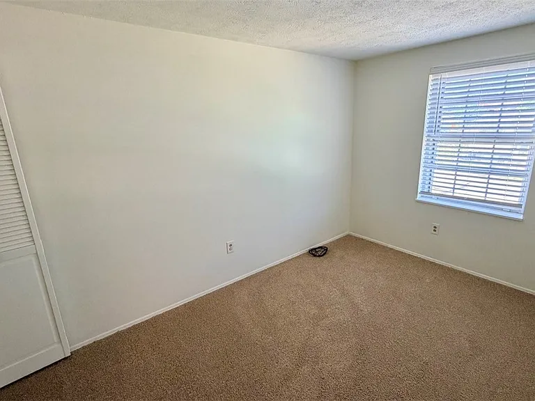 3812 Louisa St — Photo 20