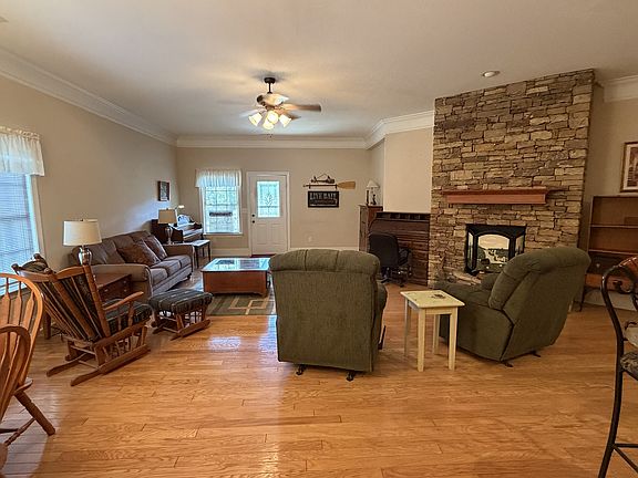 3rd image of 1729B Watercrest Way