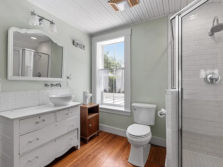 605 W Schubert St — Photo 18