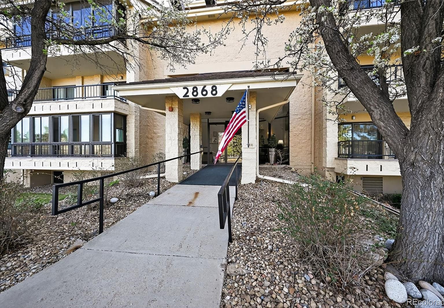2868 S Heather Gardens Way #103
