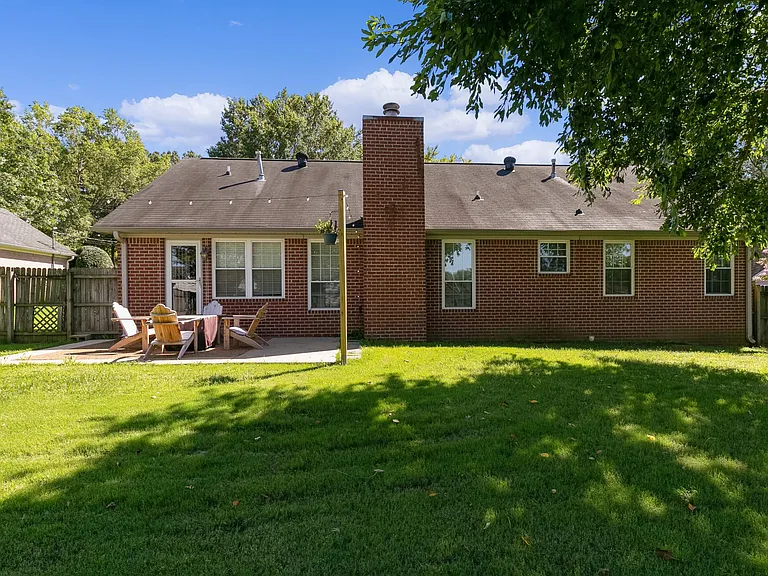 23 McLean Cv — Photo 10