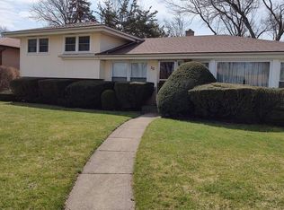 30 Crescent Dr, Glenview, IL