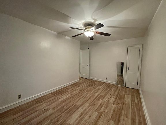 3rd image of 2943 Glenview St