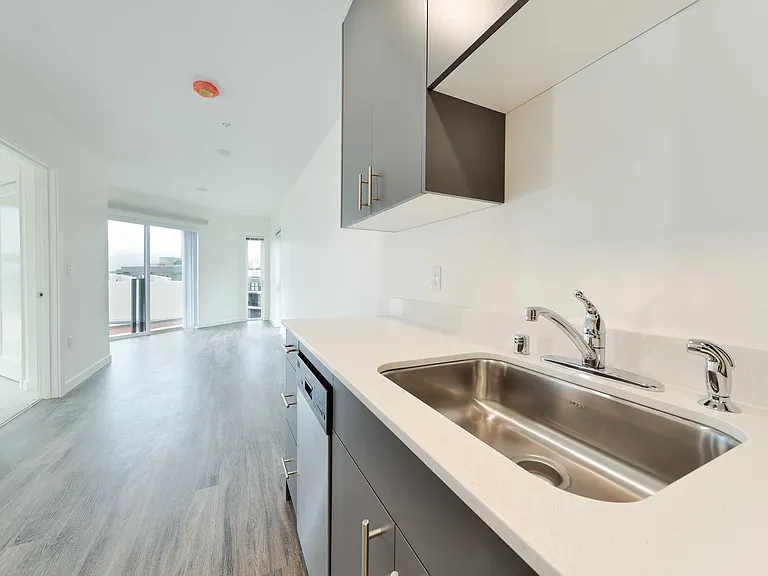 Encore Belltown Apartments — Photo 9