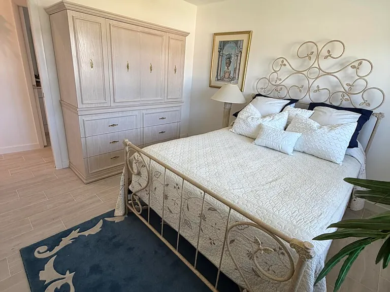 2747 Dudley Dr E #D — Photo 16