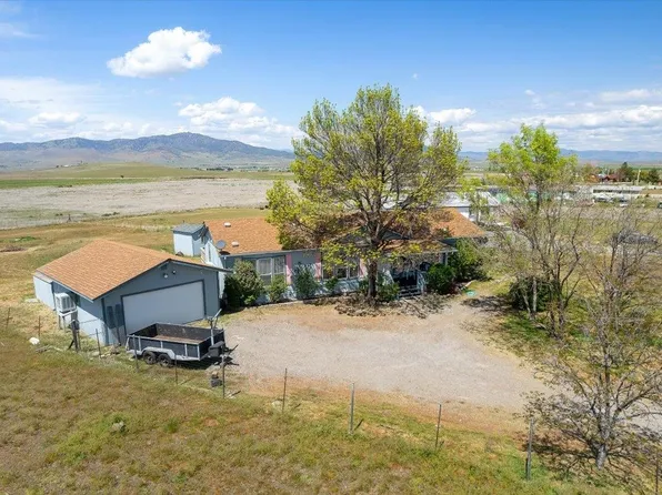 1611 Lichens Rd, Montague, CA 96064