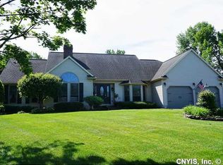 5004 Chesapeake Dr, North Syracuse, NY 13212
