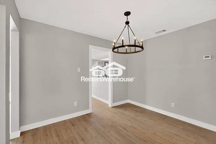 1002 Westminster Ln — Photo 5